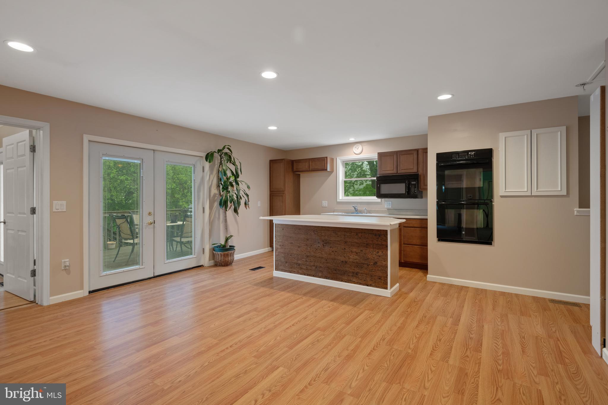 8 Dogwood Ln