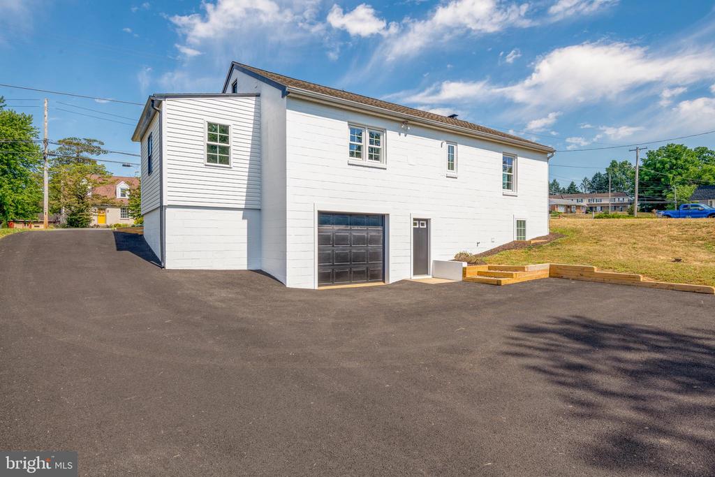 240 S Reading Rd