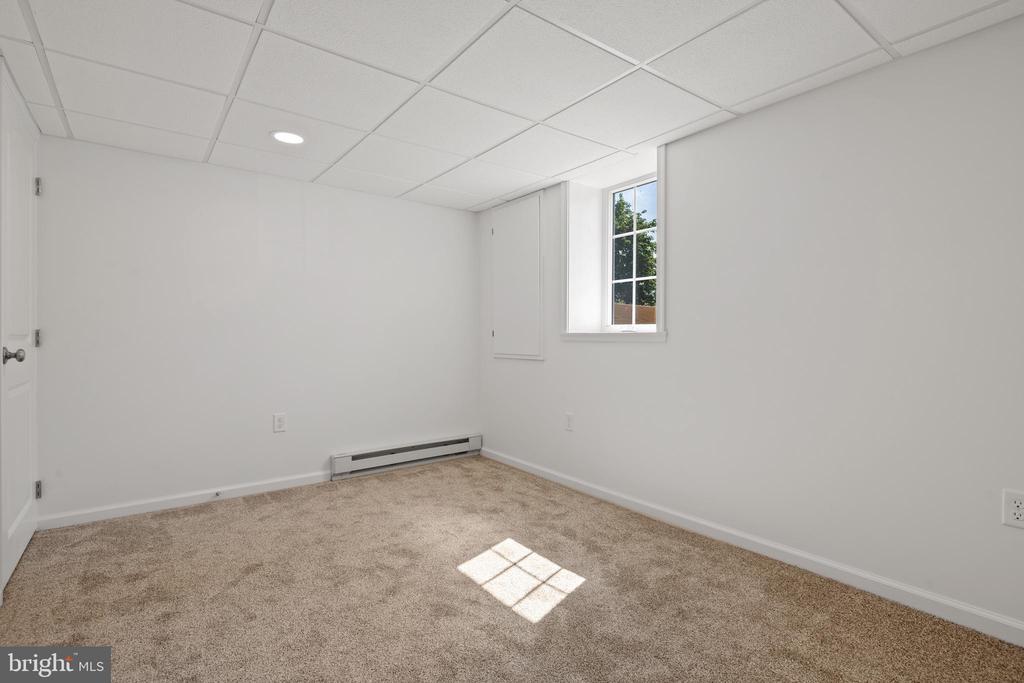 240 S Reading Rd
