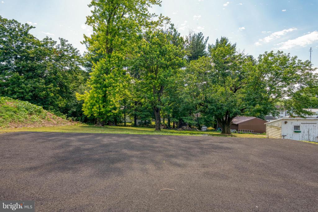 240 S Reading Rd