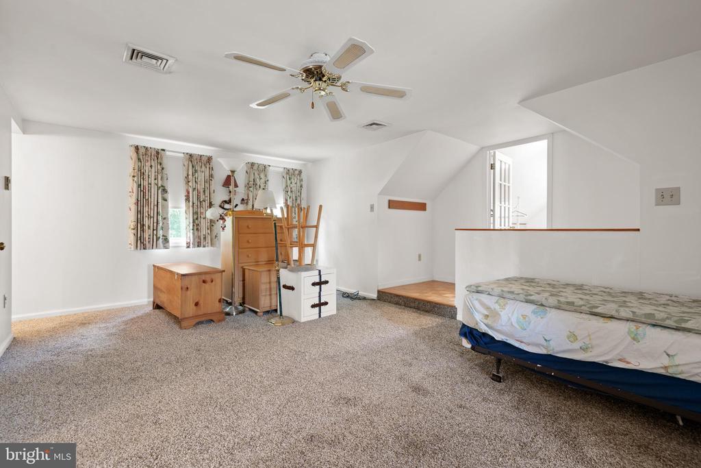 1611 Kauffman Rd