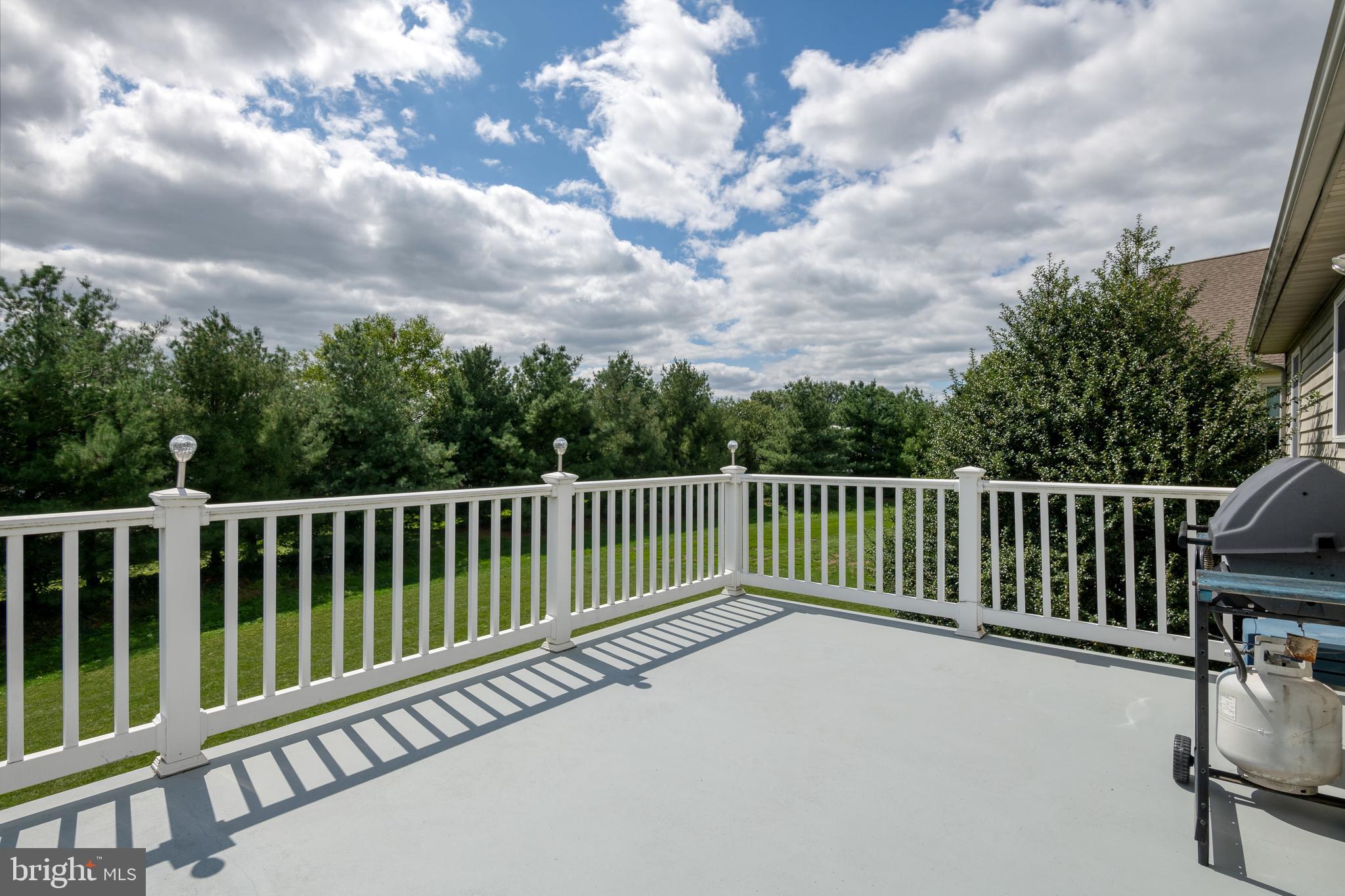 1046 Cambridge Dr
