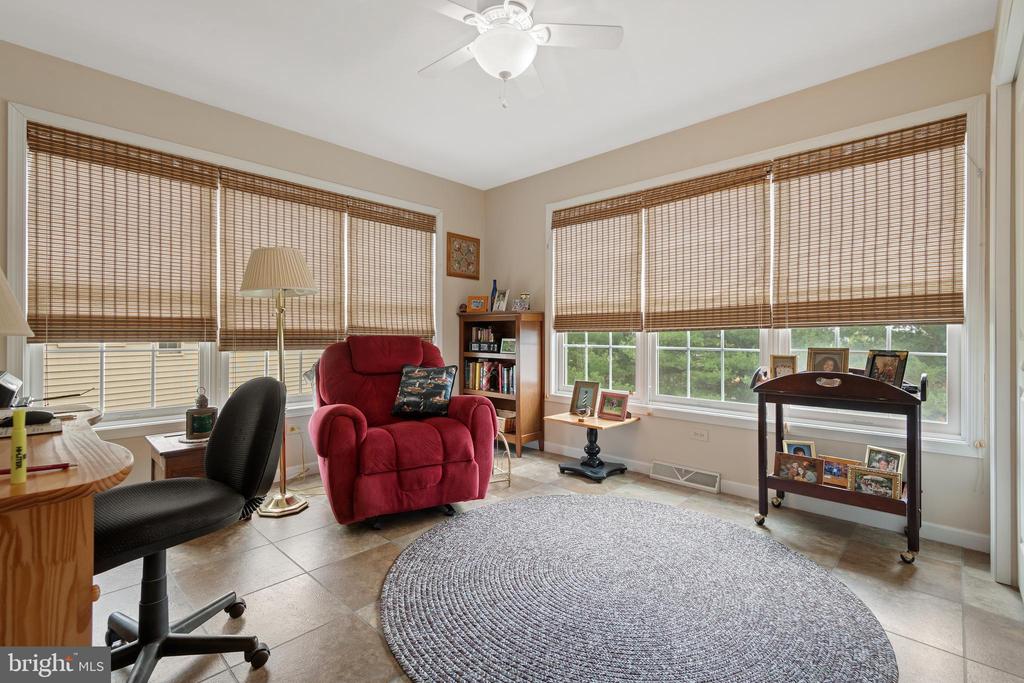 1046 Cambridge Dr