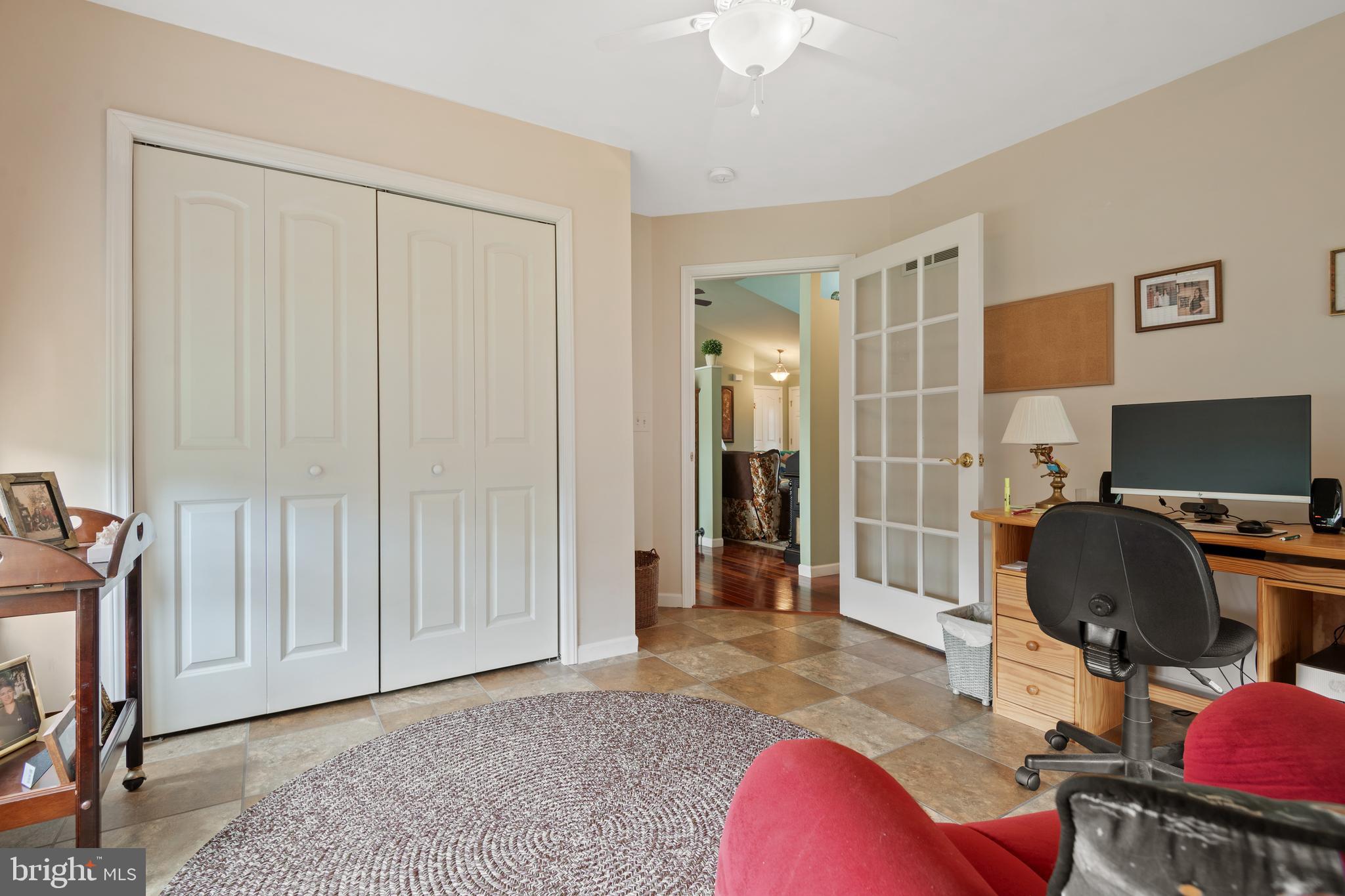 1046 Cambridge Dr