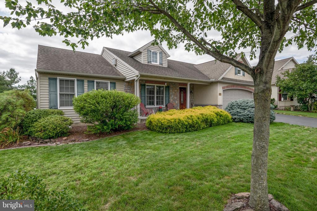 1046 Cambridge Dr