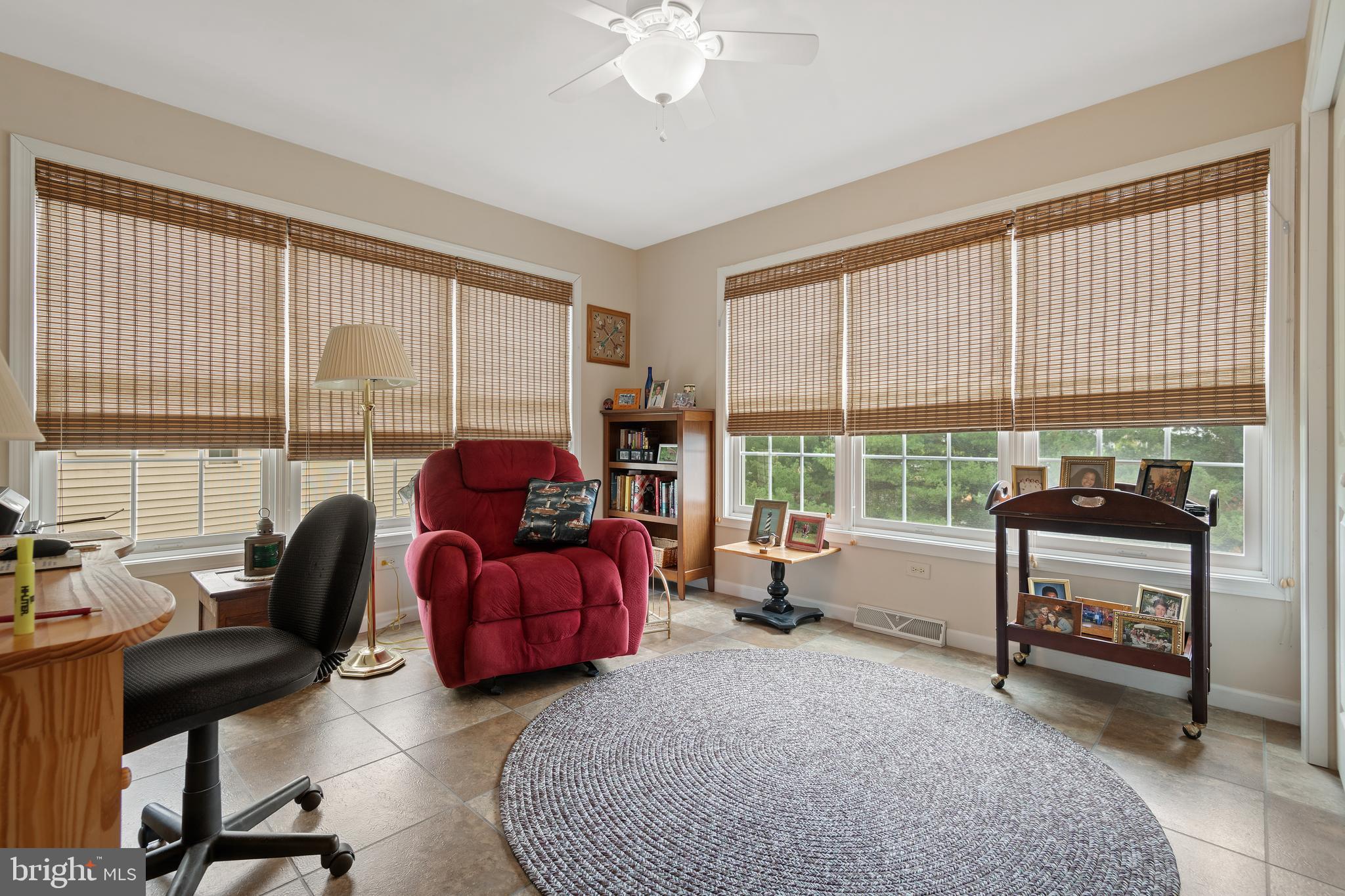 1046 Cambridge Dr