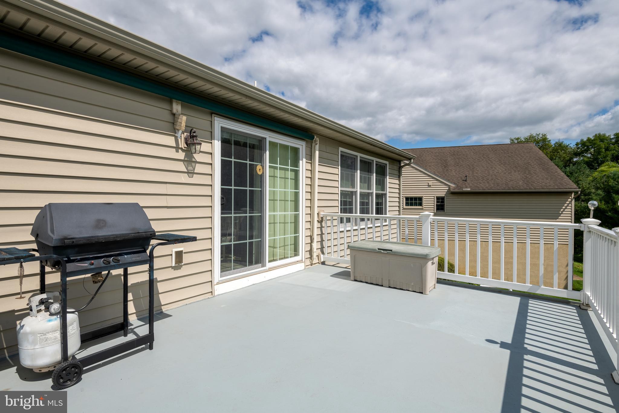 1046 Cambridge Dr