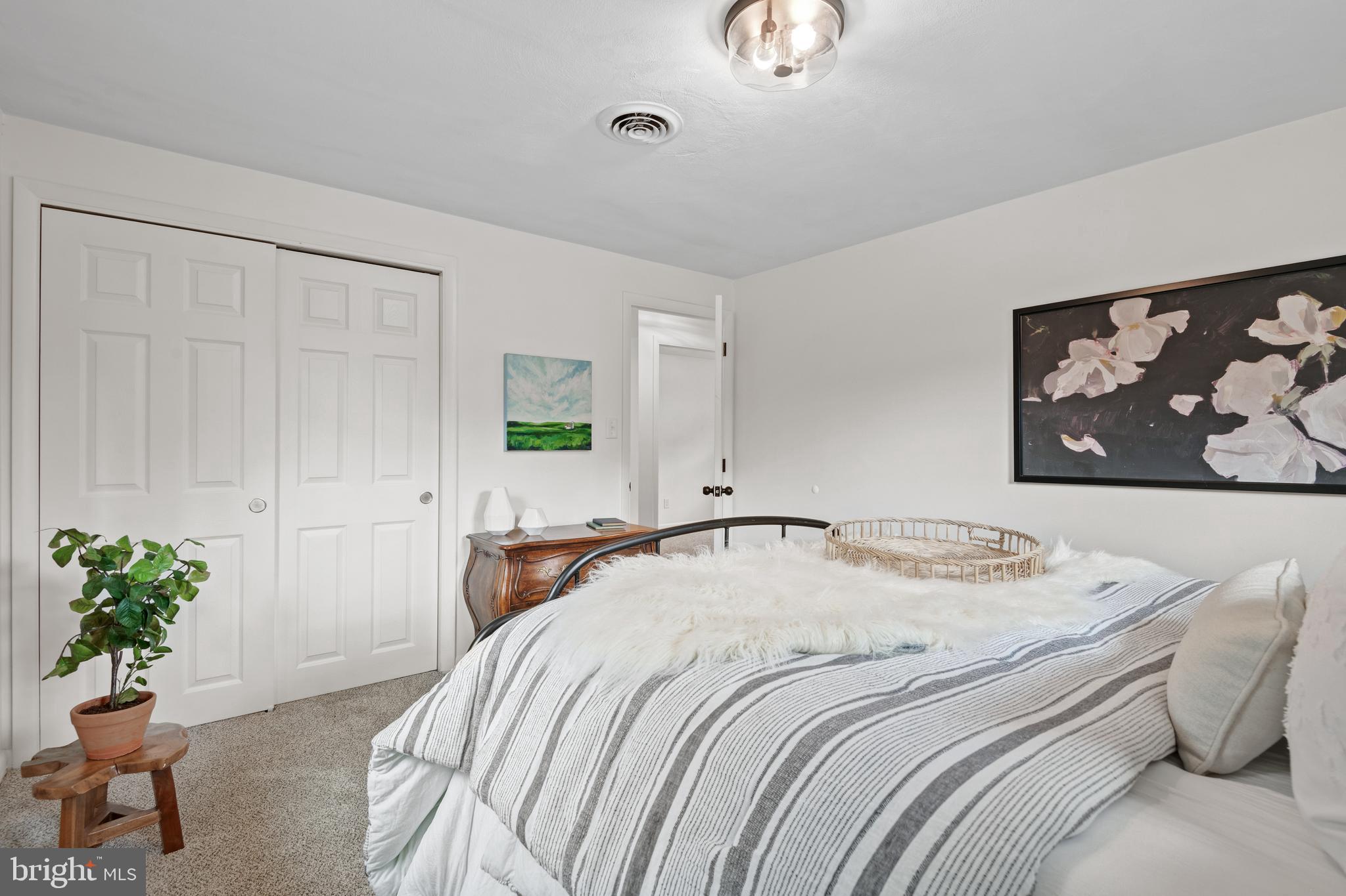 5464 Strasburg Rd