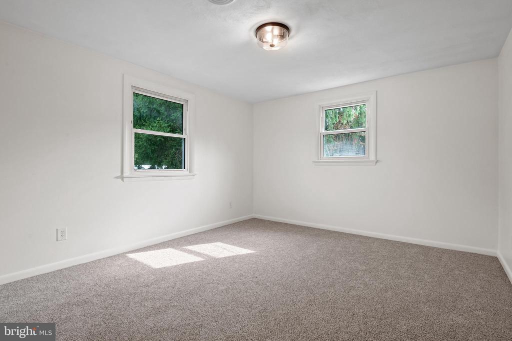 5464 Strasburg Rd