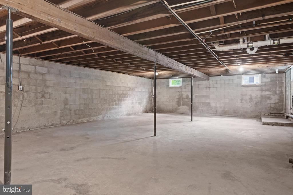 5464 Strasburg Rd