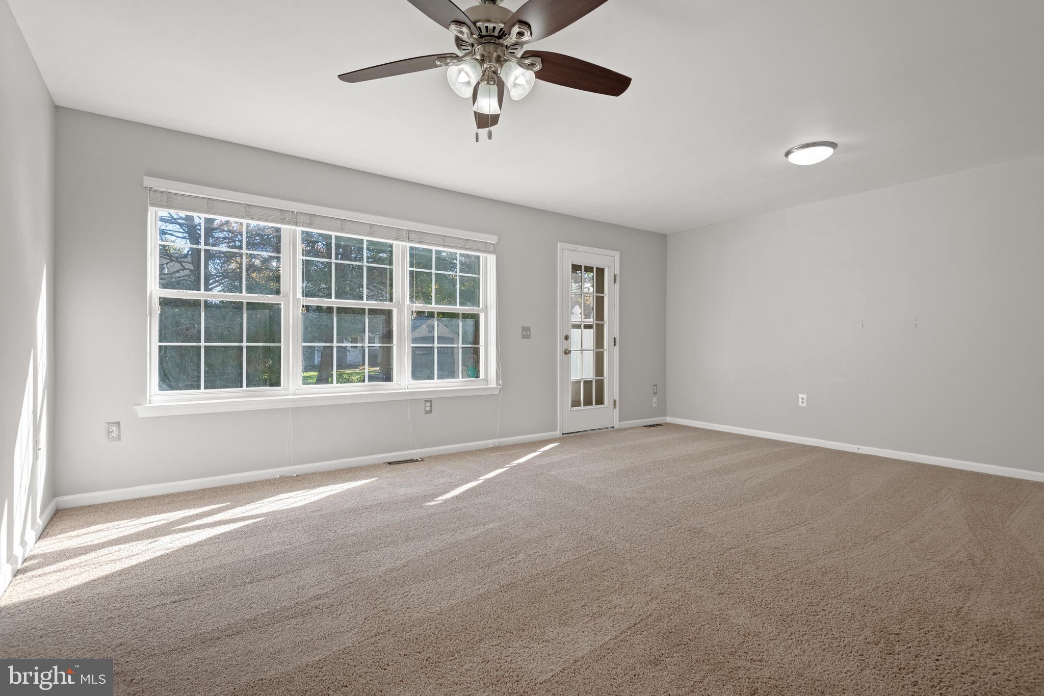 1545 Queen Ln
