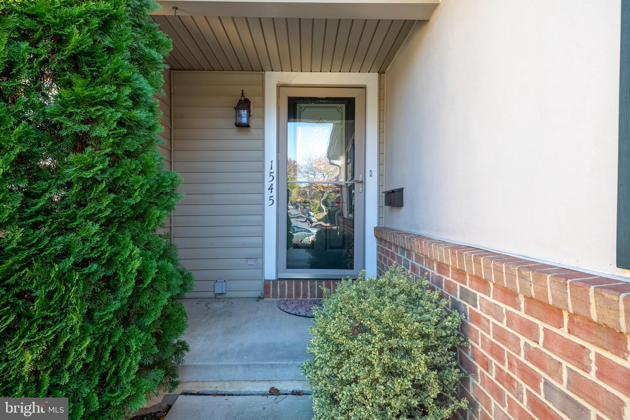 1545 Queen Ln