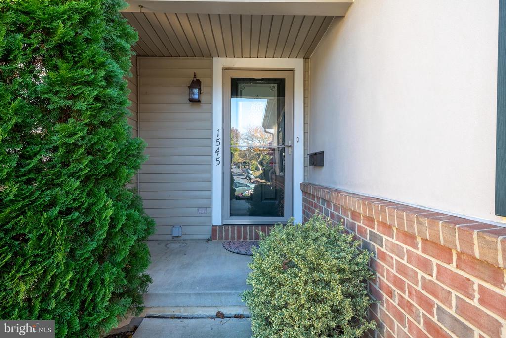 1545 Queen Ln