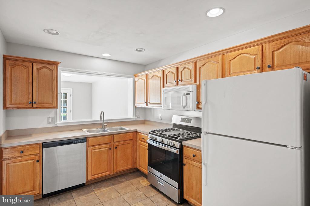 1545 Queen Ln