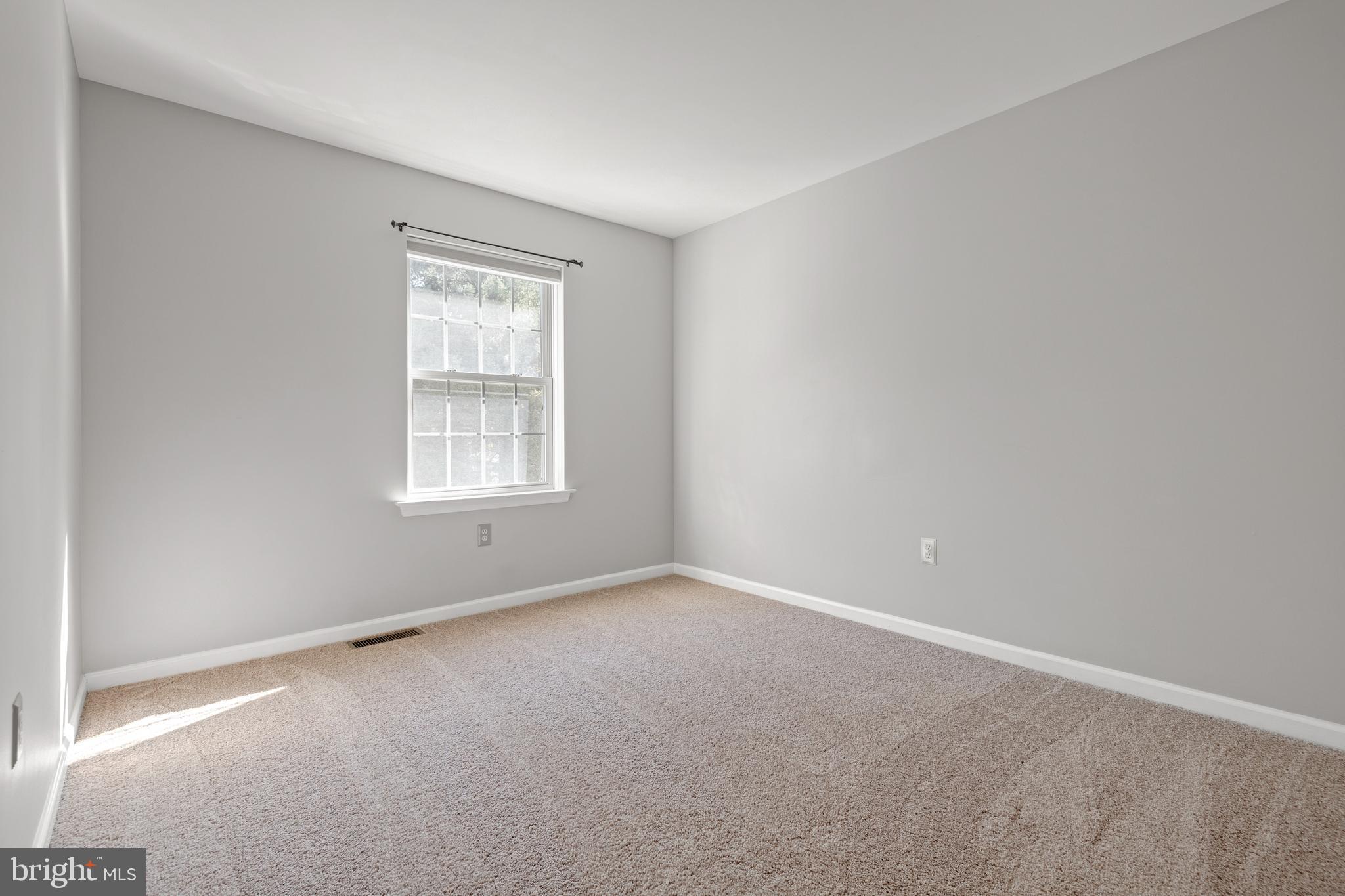 1545 Queen Ln