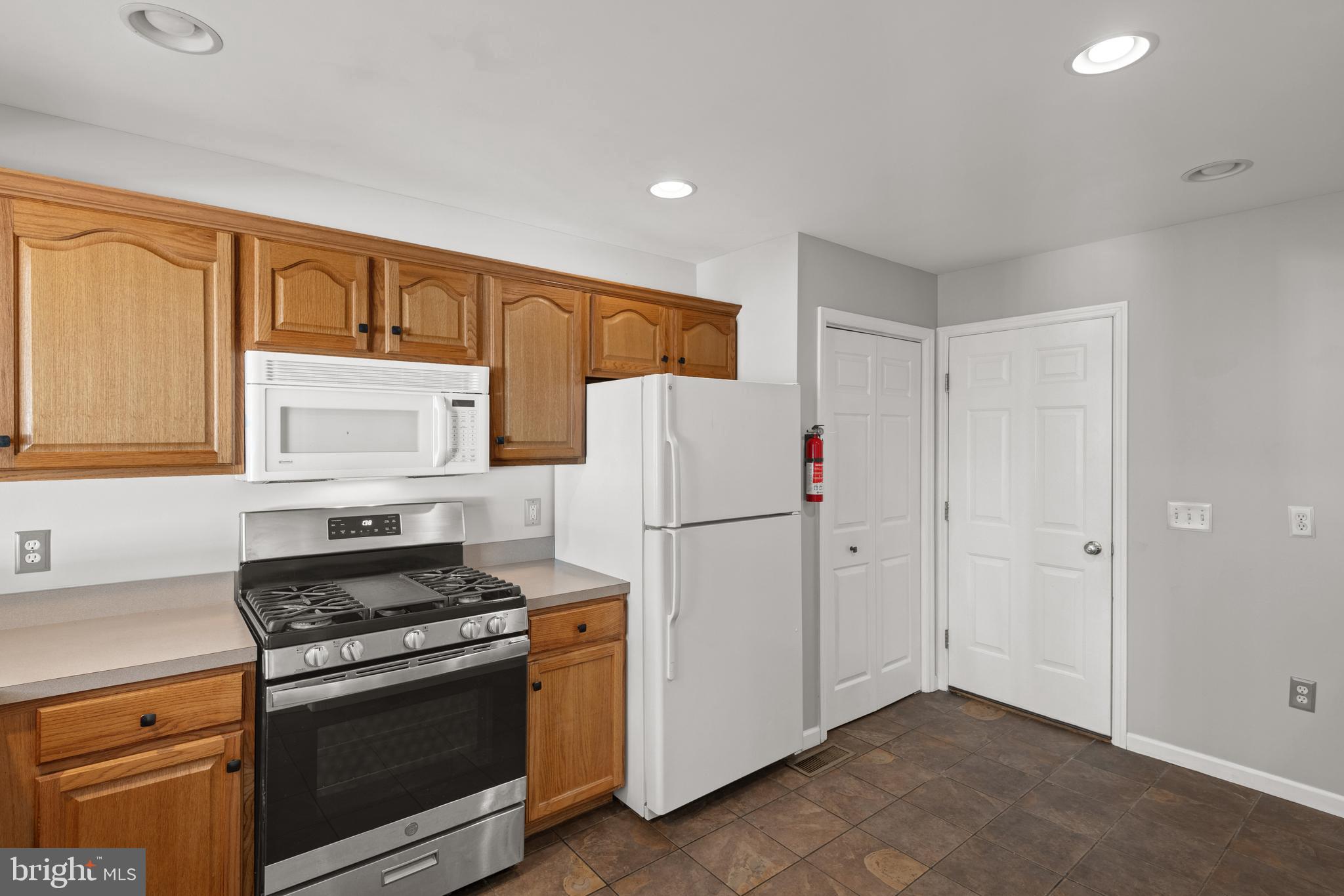1545 Queen Ln