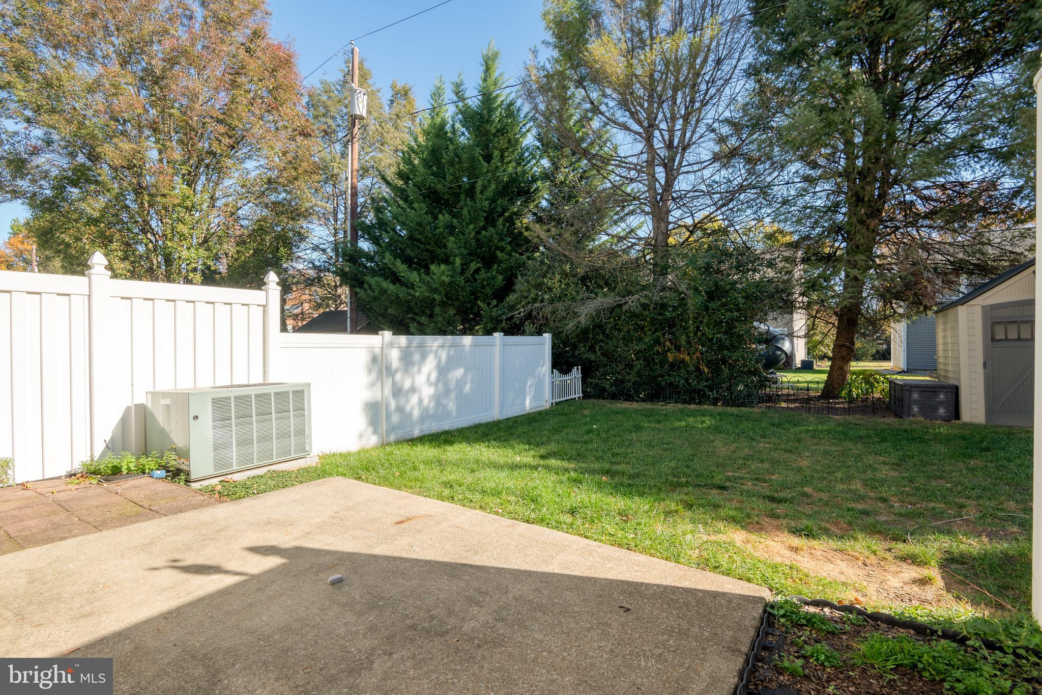 1545 Queen Ln