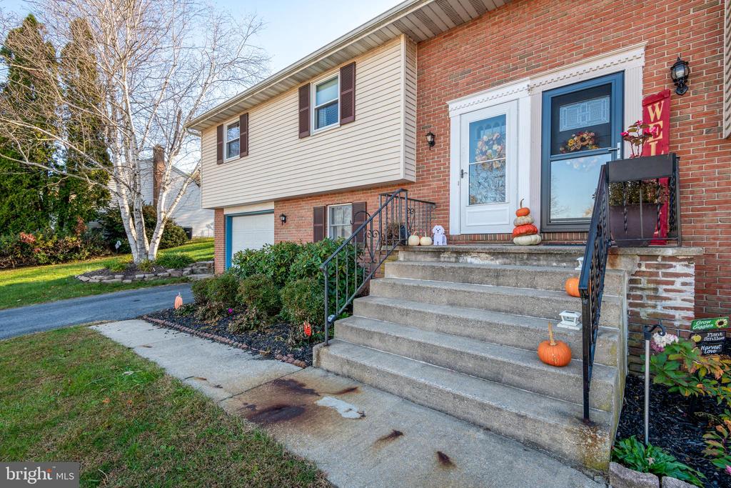 336 Edgehill Dr