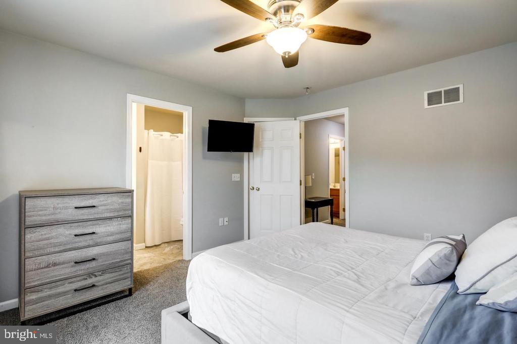 769 KELLER DR