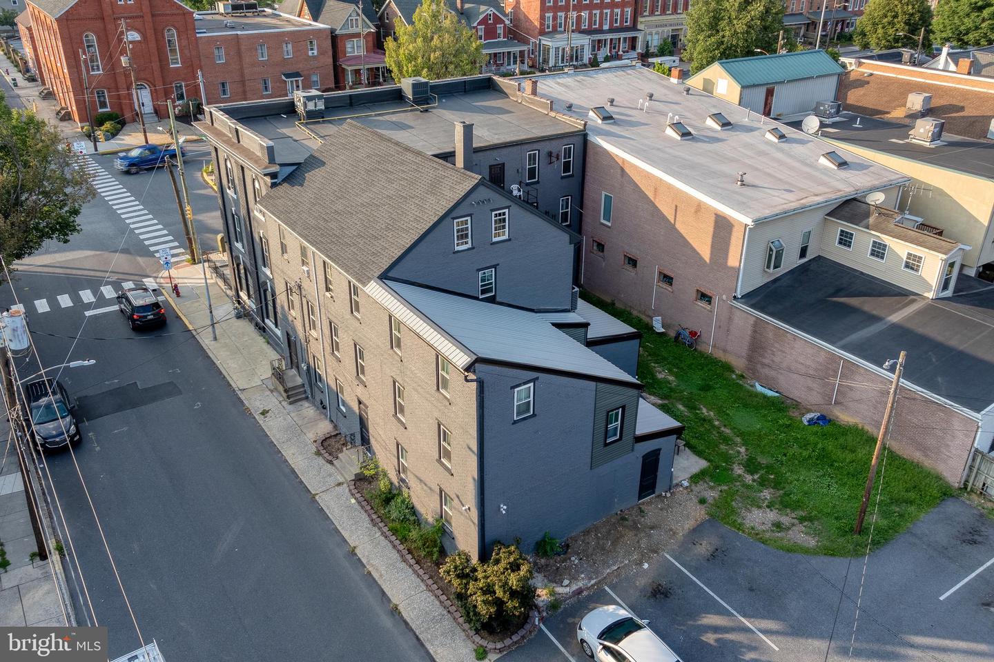 1 S Charlotte St