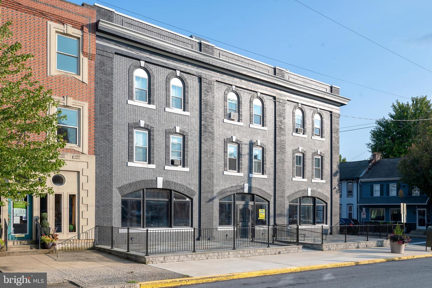 1 S Charlotte St