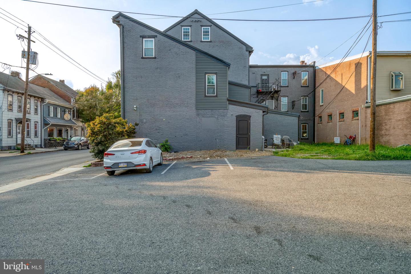1 S Charlotte St