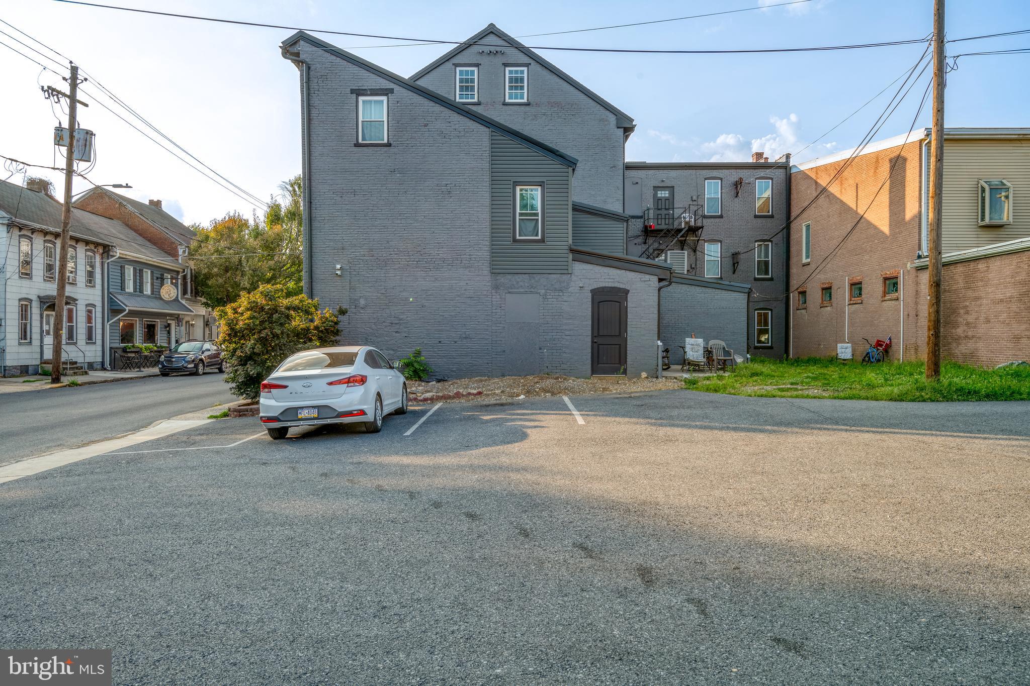 1 S Charlotte St