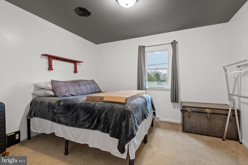 307 Sproul Rd
