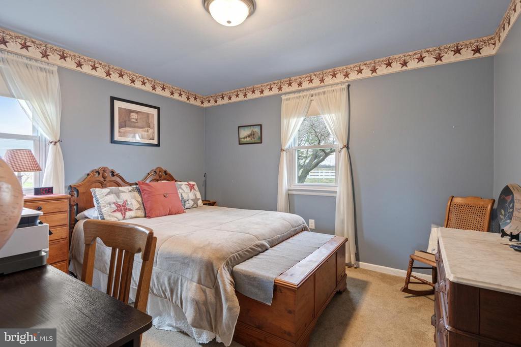 307 Sproul Rd