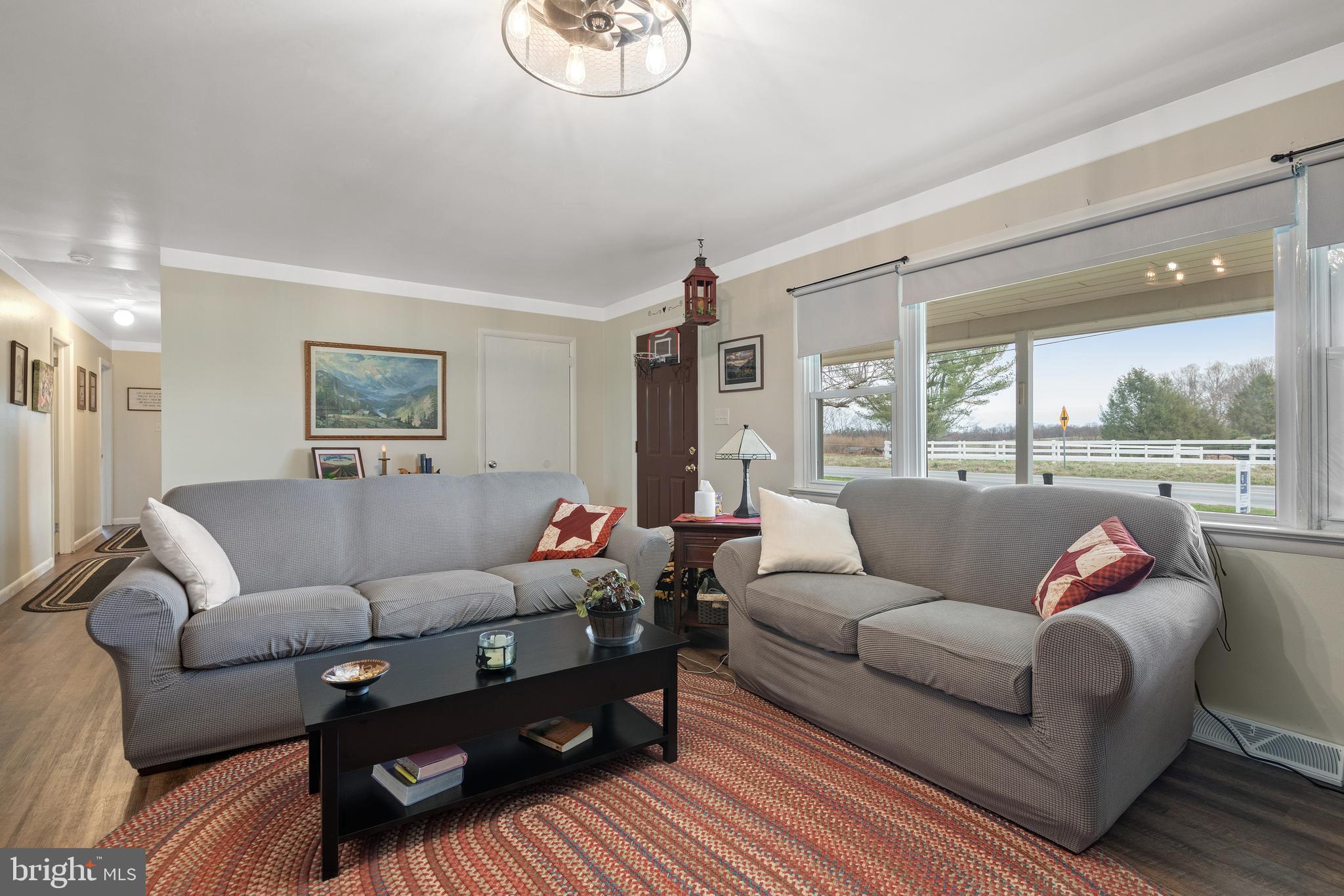 307 Sproul Rd