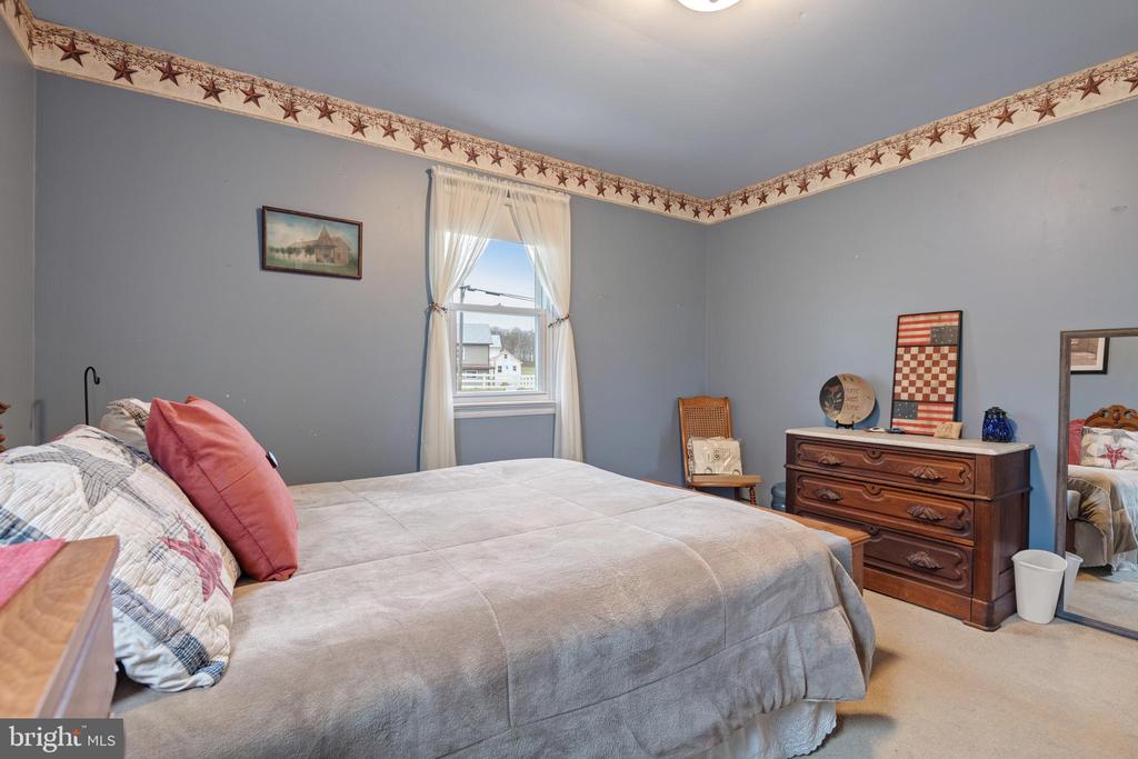 307 Sproul Rd