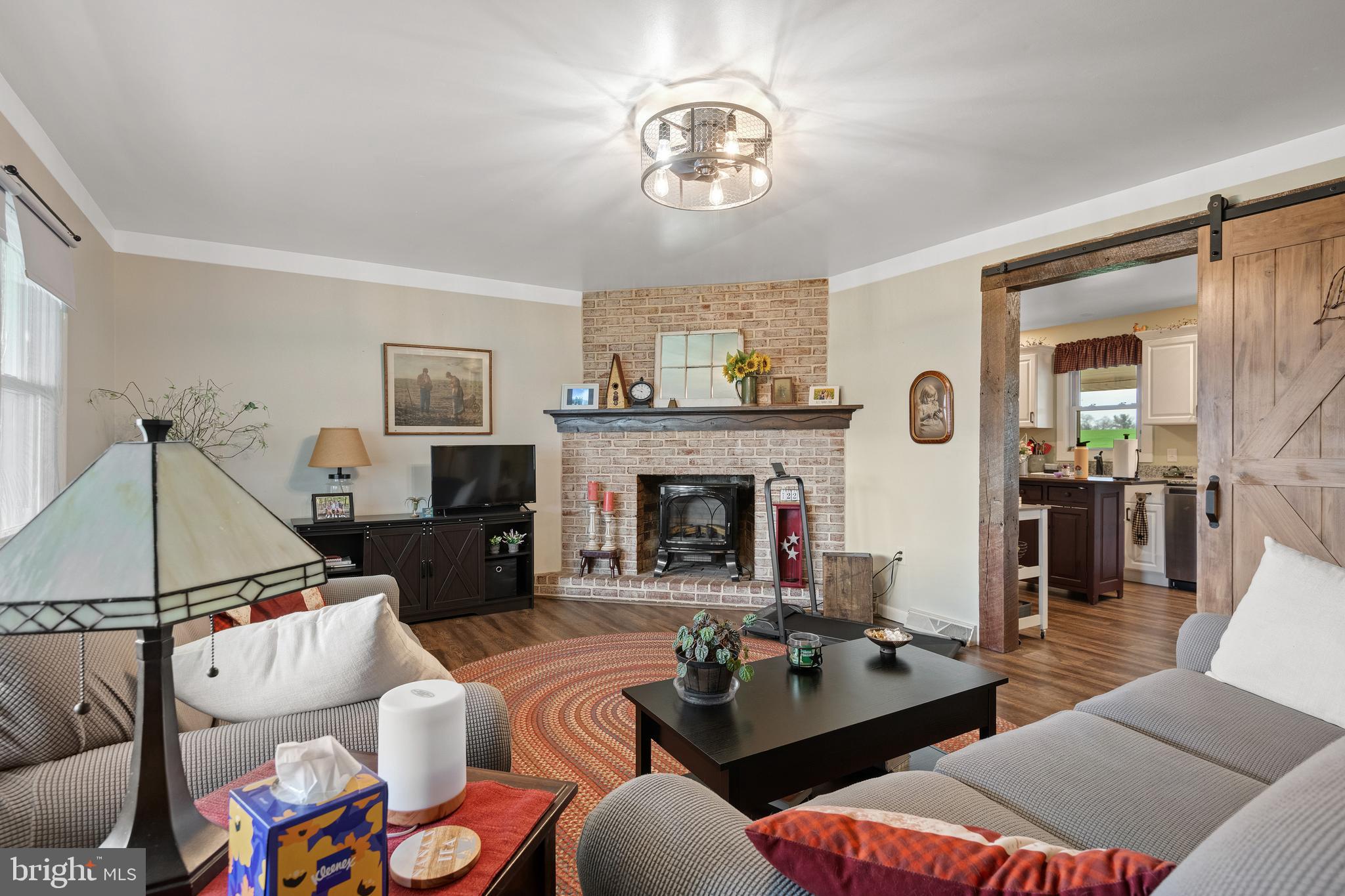 307 Sproul Rd