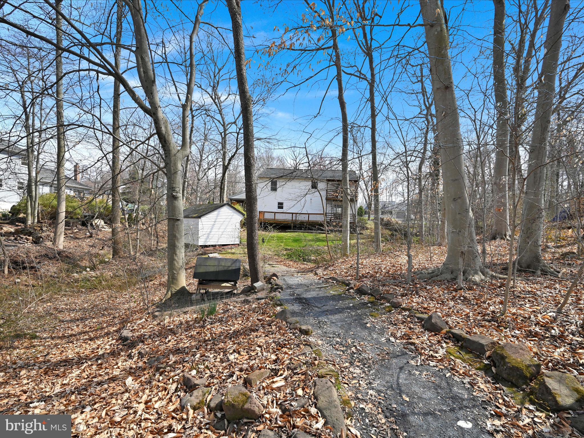 5 Woodland Dr