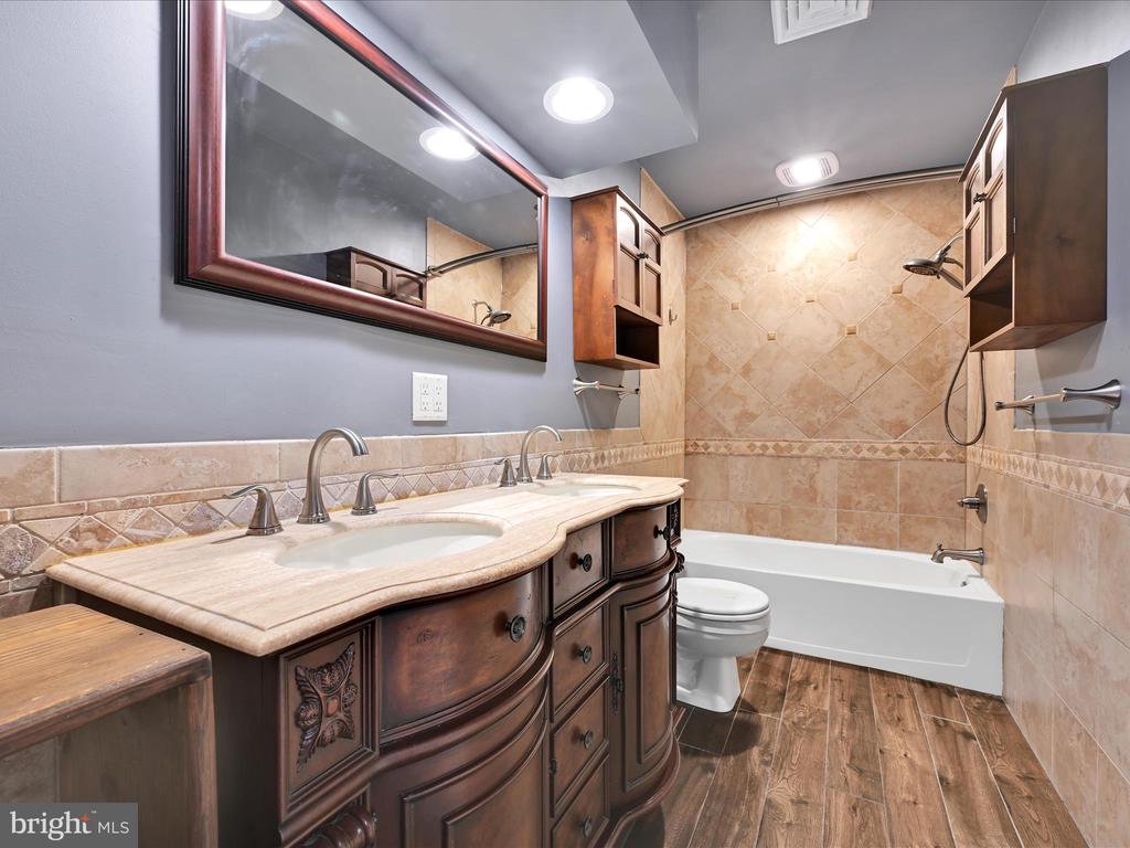 5 Woodland Dr