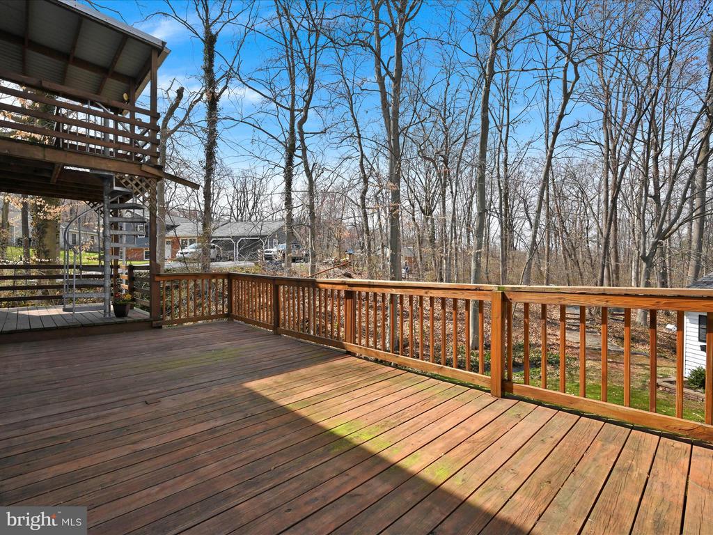 5 Woodland Dr