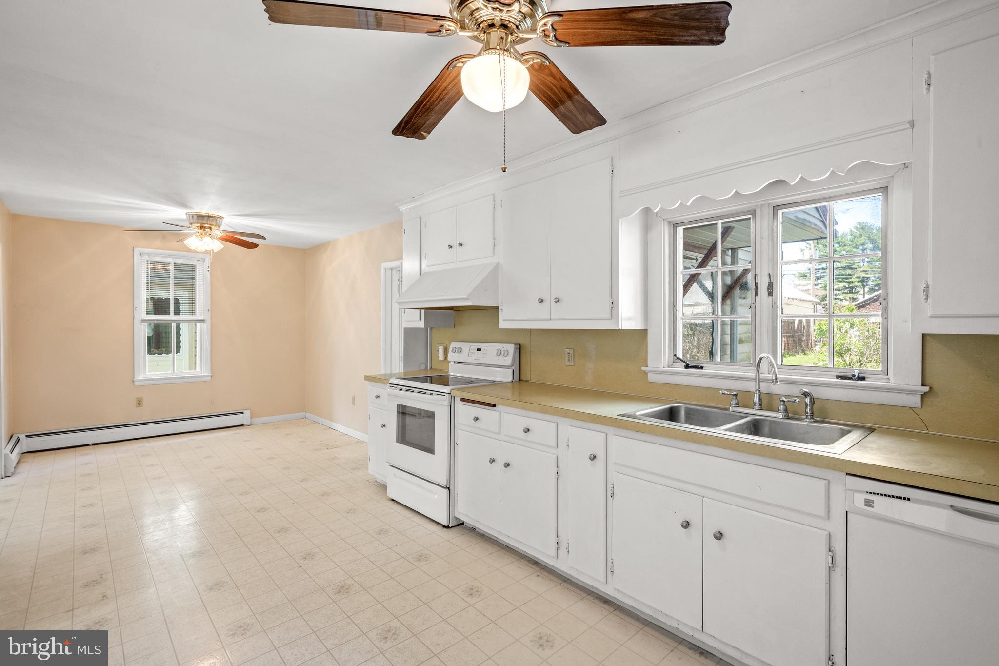 332 W High St