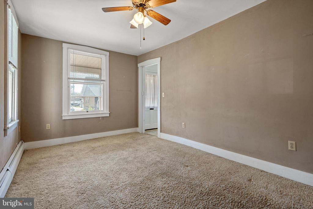 332 W High St