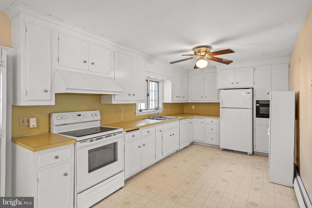 332 W High St