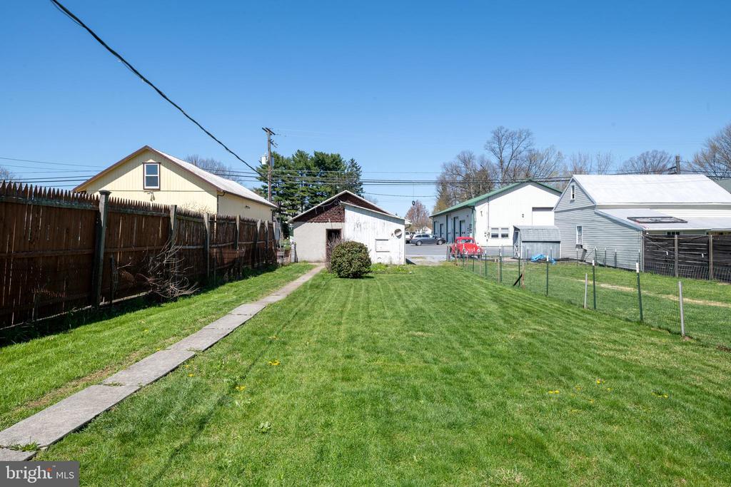 332 W High St