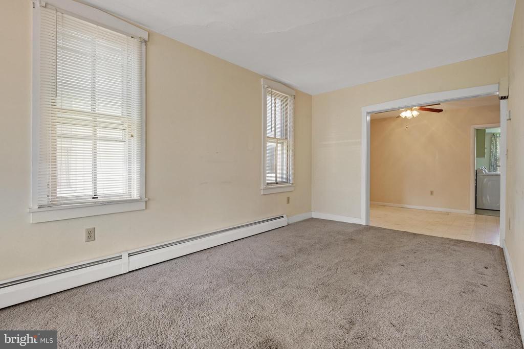 332 W High St