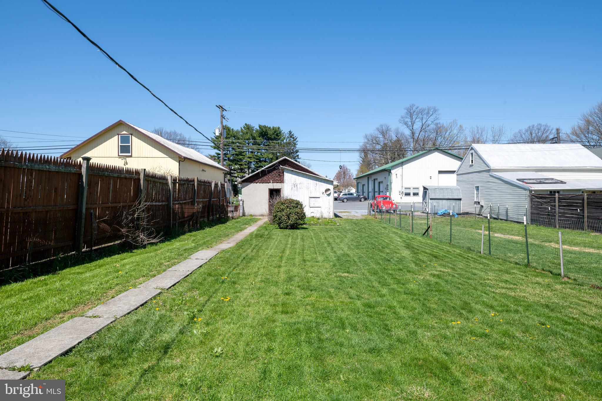 332 W High St
