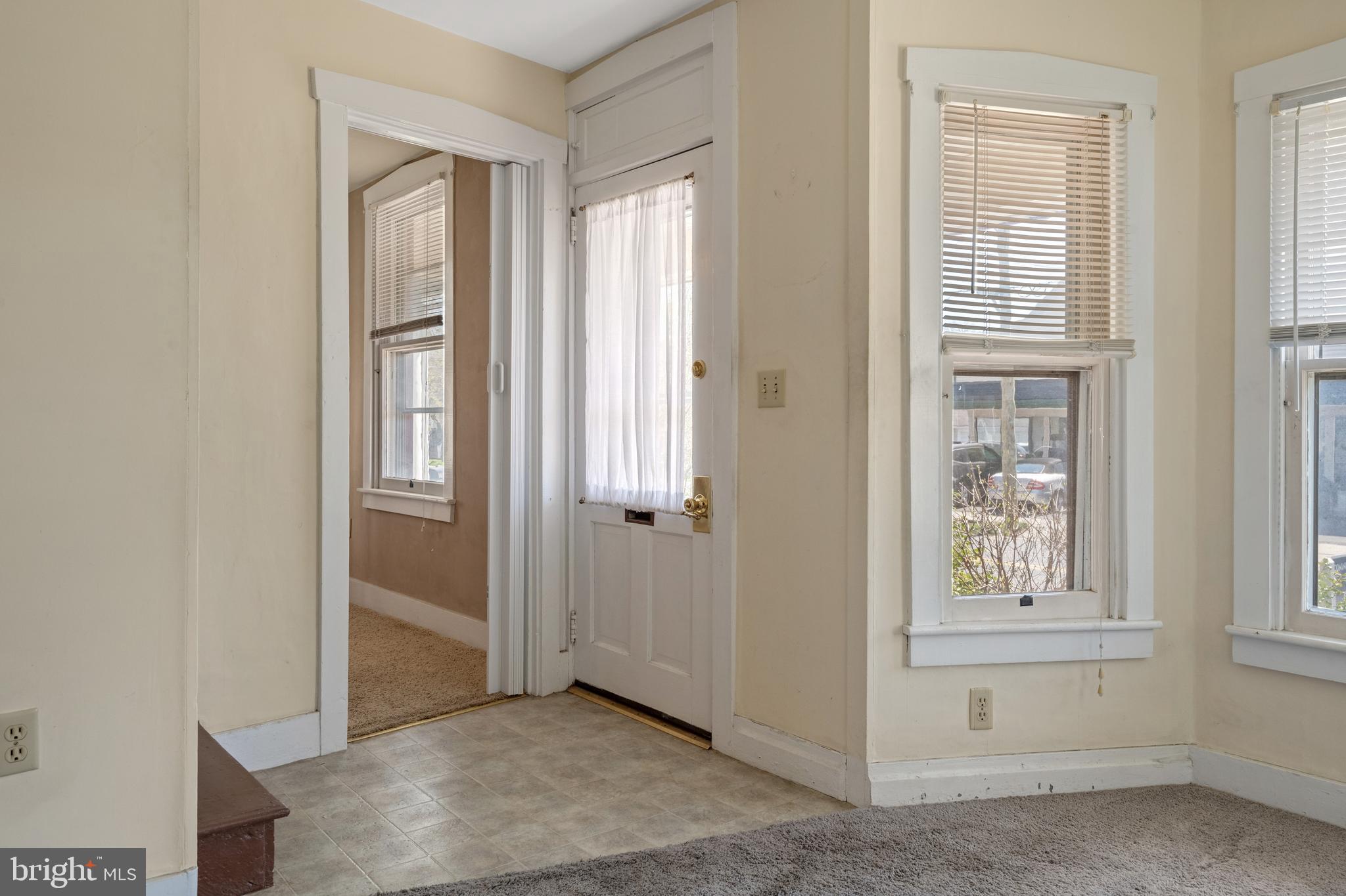 332 W High St