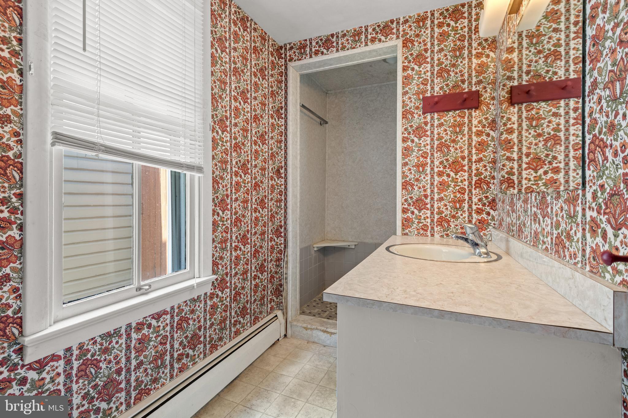 332 W High St