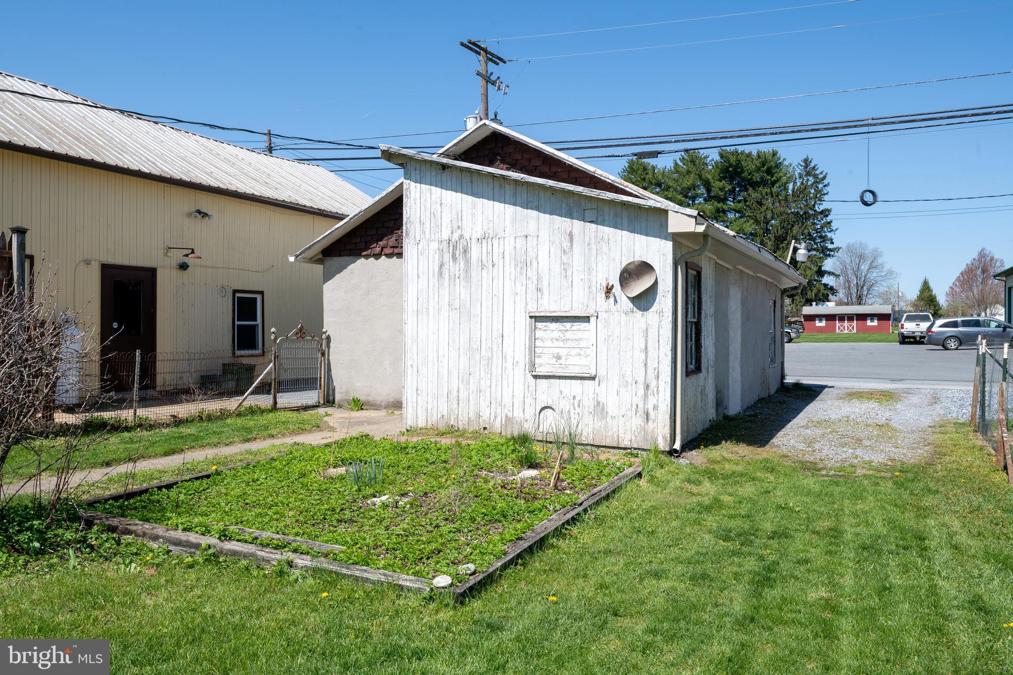 332 W High St