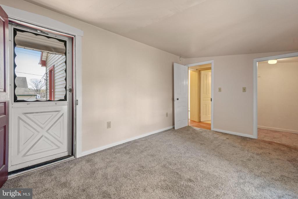 332 W High St