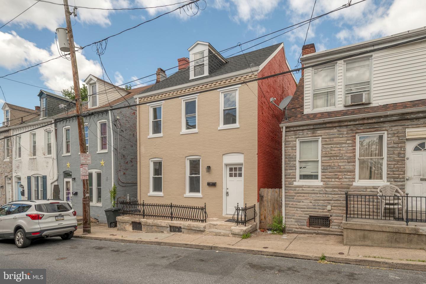 541 High St