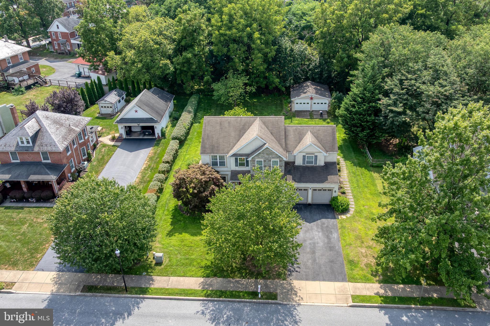 116 N Summit Ave