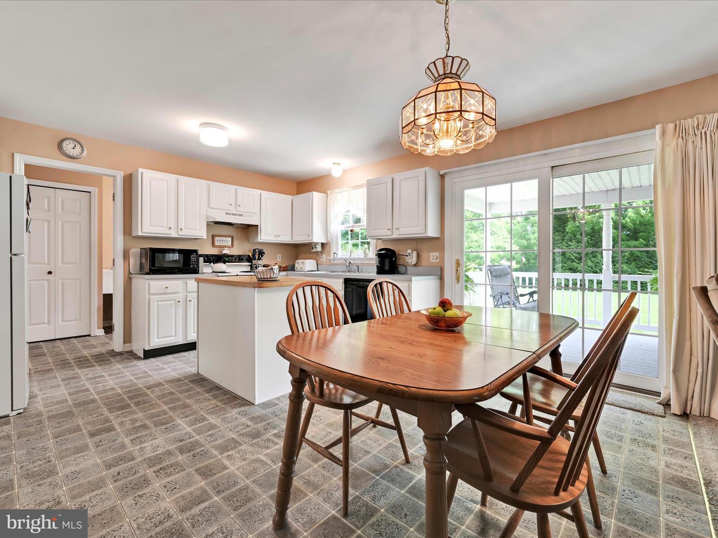 138 Laurie Ln