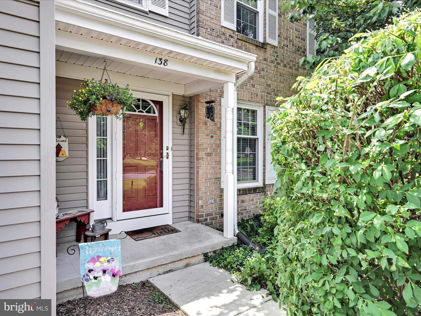 138 Laurie Ln