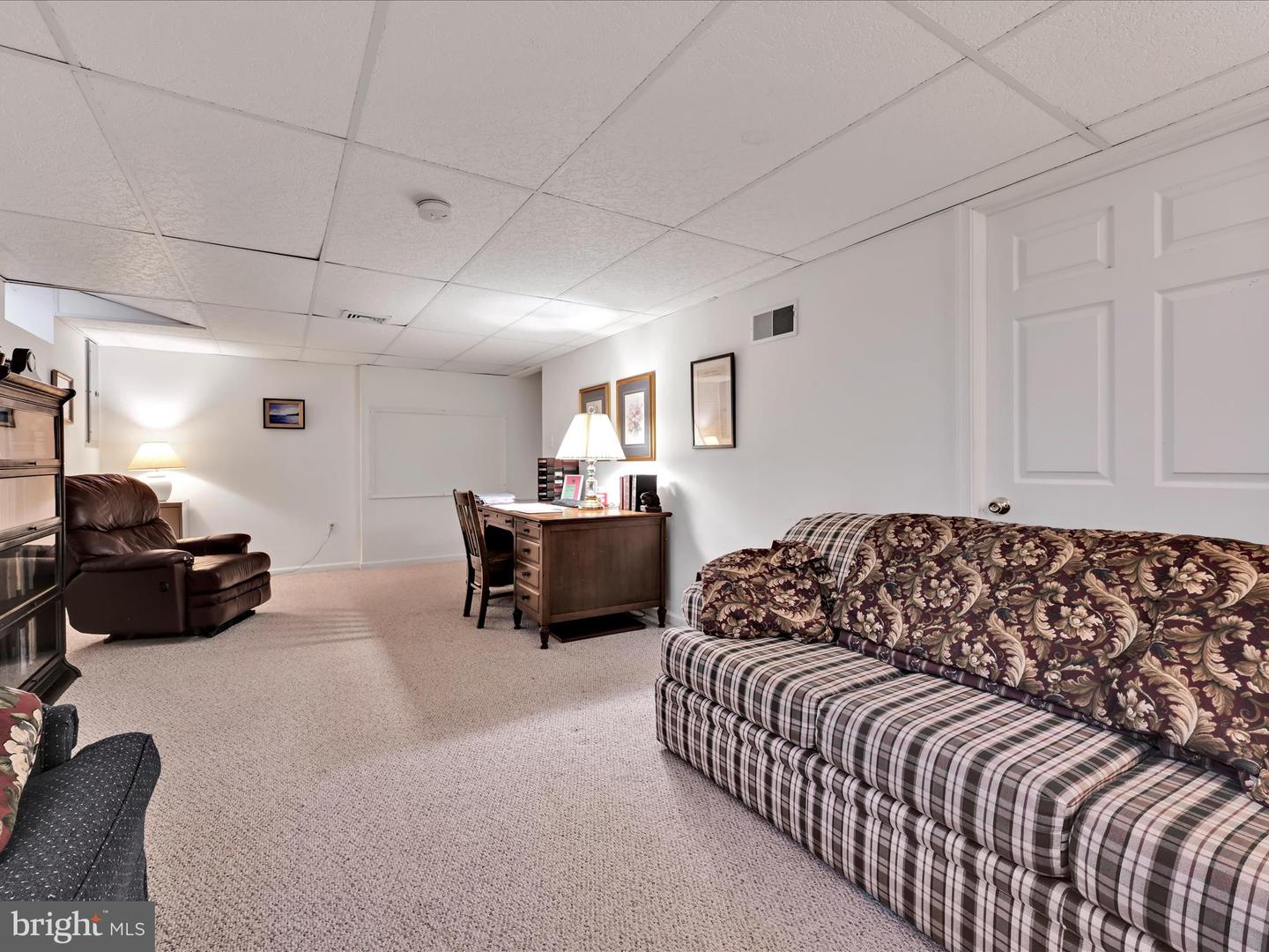 138 Laurie Ln